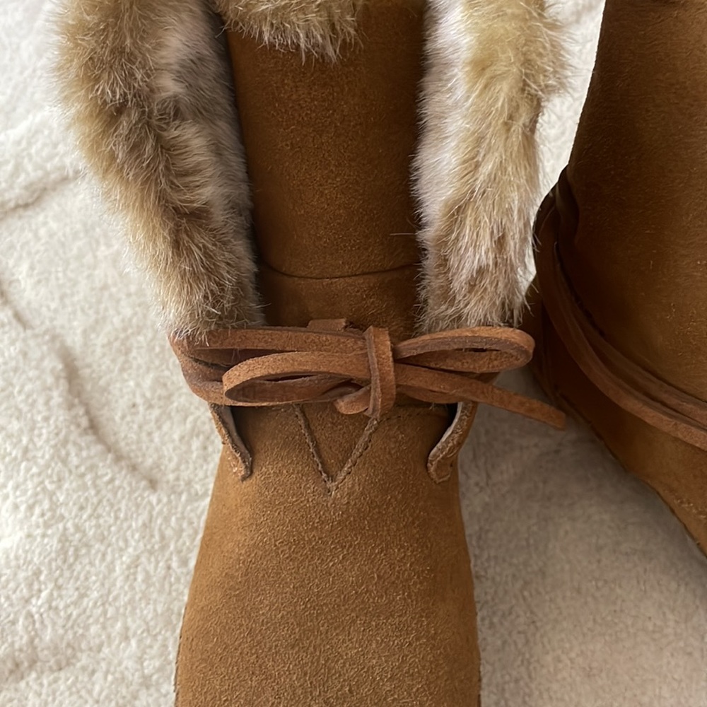 Toms Moccasins - Picture 2 of 5